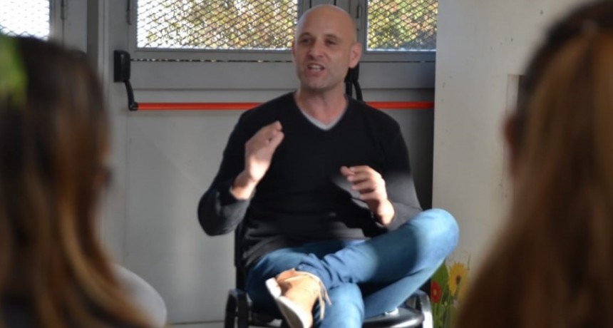 El Municipio brindó una charla sobre límites en la Primera Infancia