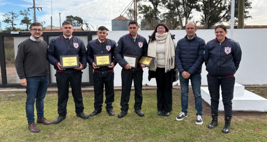 Pirovano: el Intendente Marcos Pisano encabezó una reunión de gabinete y reconoció a Bomberos