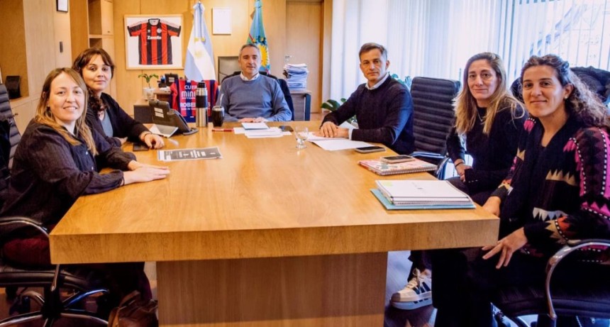 Bali Bucca present&oacute; en provincia proyectos para fortalecer barrios e instituciones de bol&iacute;var