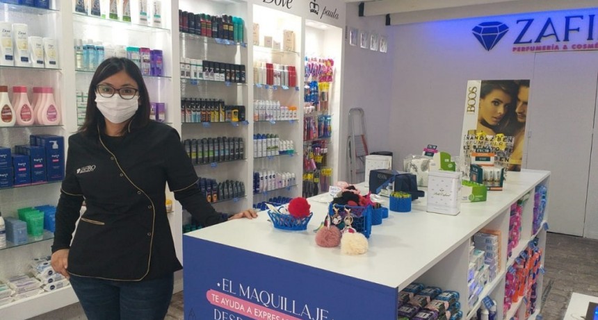 &ldquo;Zafiro&rdquo; Perfumer&iacute;a y Cosm&eacute;tica inicia su camino en Bol&iacute;var de la mano de Cristina Braganza