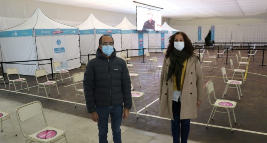 Vacunaci&oacute;n libre para cuatro Grupos Priorizados: Seguridad, Salud, Educaci&oacute;n y Embarazadas. Comienzan a vacunar desde el mi&eacute;rcoles en el Cine Avenida 