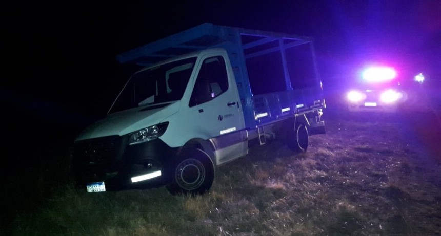 Inicialmente se pensó sobre un despiste, pero al arribar al lugar se trababa de un camión con un problema mecánico