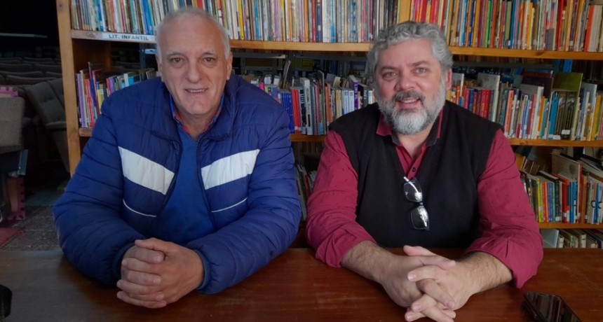 Carlos Teijón y Miguel Gargiulo contaron de qué se trata un Conversatorio en el marco del día del libro. Dentro de las actividades por el cincuentenario