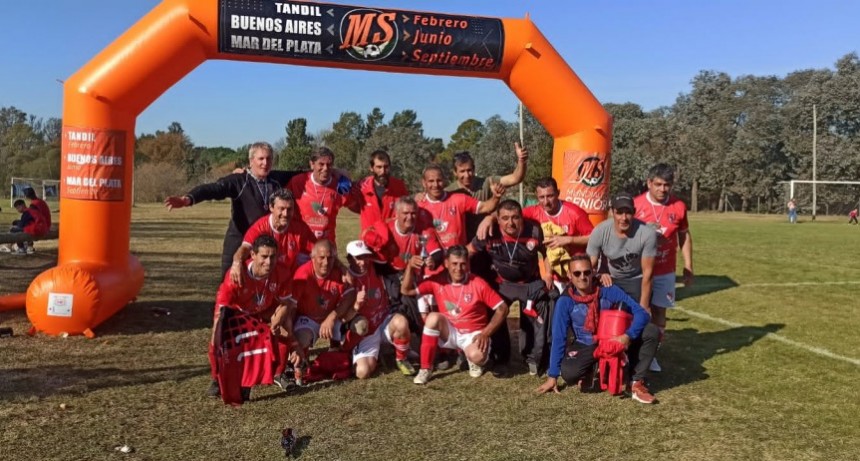 Adrián Renna: “Fue una experiencia espectacular, la Categoría +50 ganó la Copa de Bronce”