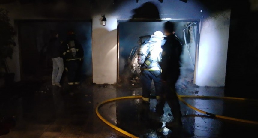 Un incendio en un garaje moviliz&oacute; al Equipo Emergente esta madrugada