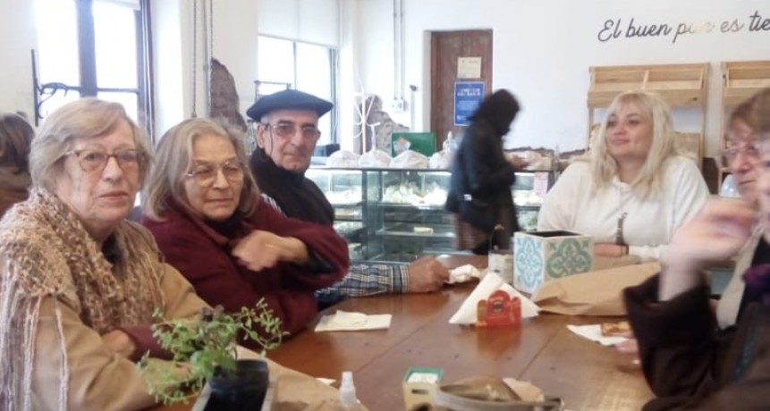 Adultos Mayores recorrieron Pirovano