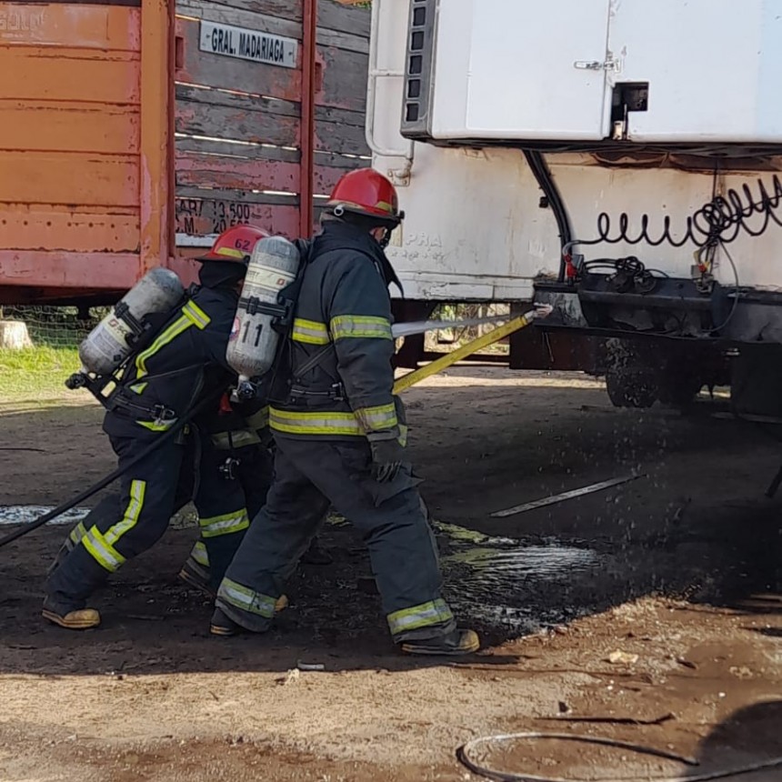 Se registr&oacute; un principio de incendio en un taller mec&aacute;nico, cuando intentaban soldar en un Semi T&eacute;rmico