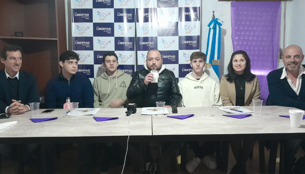 La Libertad Avanza inauguró su Casa Violeta, ubicada en Luís Mallol y Matheu, donde se gestará el debate, opiniones y armado de listas