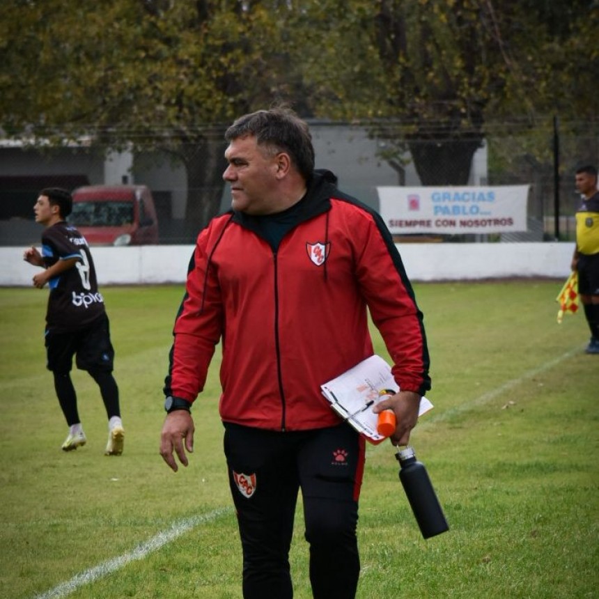 Adrián Fuster: “Este torneo sirvió como preparación, para que vayan teniendo rodaje los pibes en primera, para ver cómo se sienten y, sinceramente, fue muy lindo”