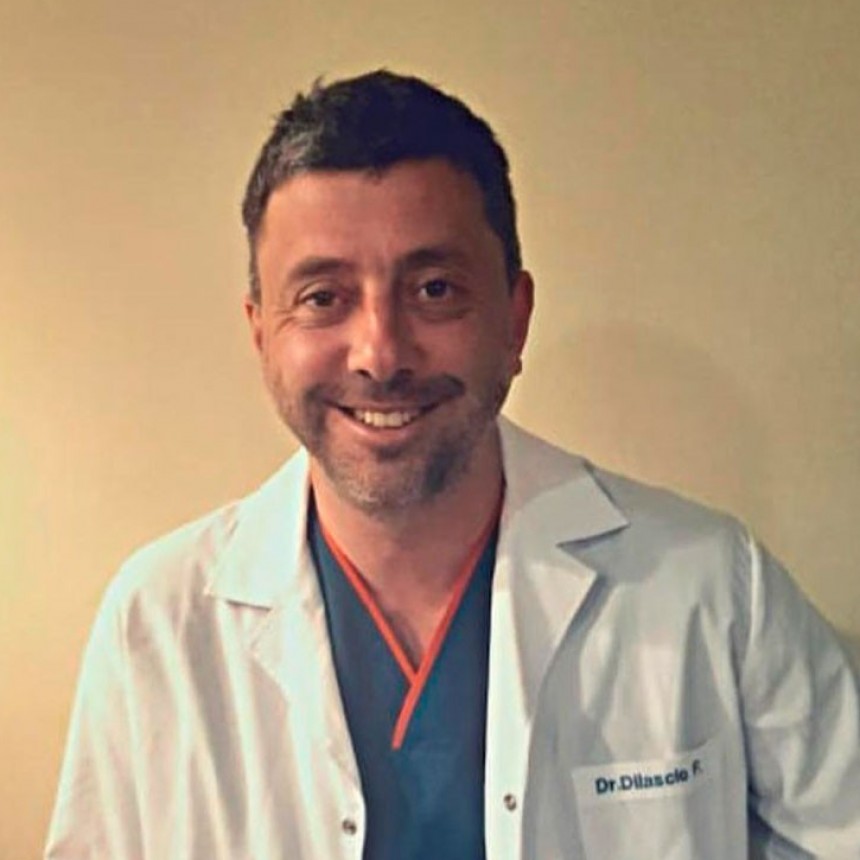 Federico Dilascio (M�dico Laborista Cooperativa El�ctrica): ?Podes compartir el espacio de trabajo con un compa�ero por m�s de 8 horas, pero si no se rompen las barreras de protecci�n, no entra dentro de la definici�n de contacto estrecho?