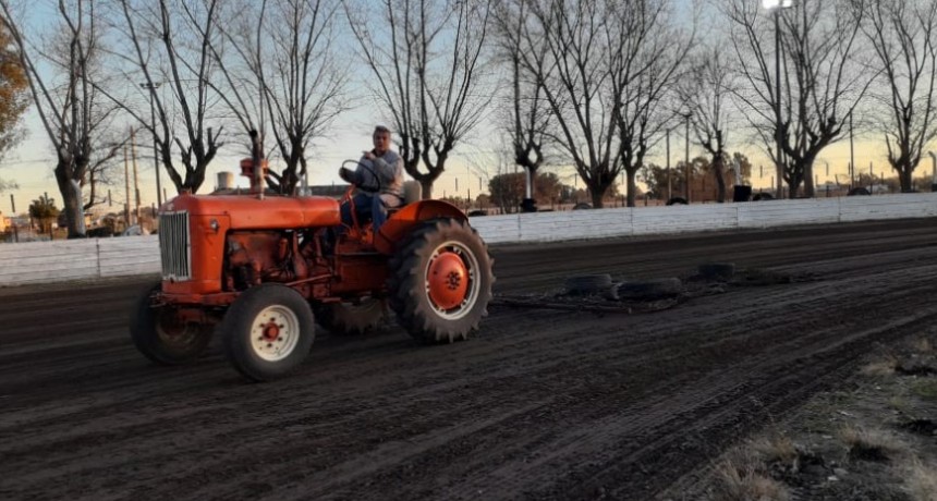 Adrian Zuccarino (Club Santa Ana) &ldquo;Trabajamos arduamente para que cuando se pueda hacer, se haga de la mejor manera&rdquo;
