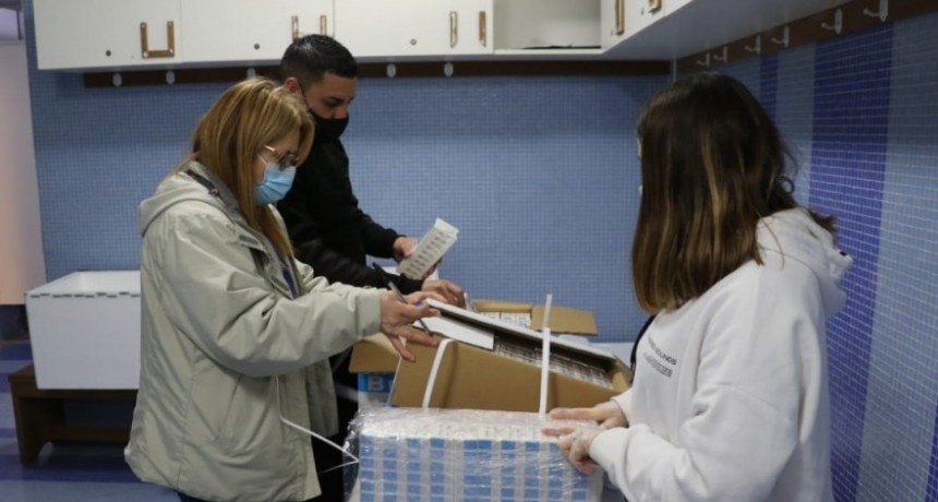 LLegaron 300 dosis del segundo componente de Sputnik V y ya est&aacute;n recibiendo los turnos para esta semana