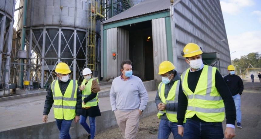 Cargill anunci&oacute; una inversi&oacute;n cercana a los 4 millones de d&oacute;lares en Ibarra. Pisano y Bucca recorrieron la planta y la obra junto a los medios locales