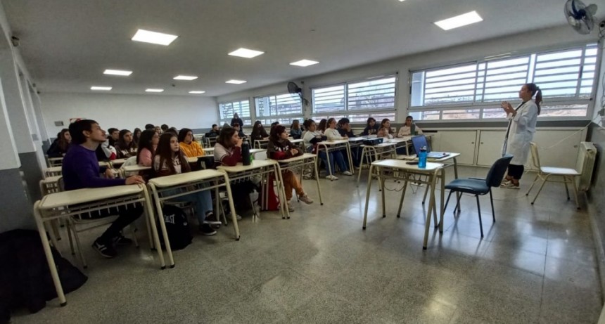 Estudiantes de la Escuela de Educación Secundaria nº10 'Doctor René Favaloro', visitaron el LABBO