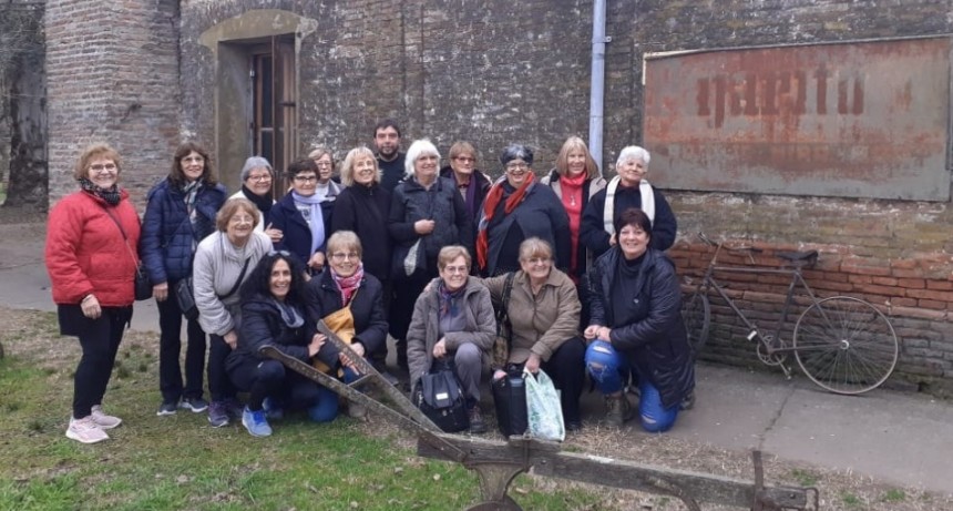 Adultos Mayores viajaron a conocer la Pulpería Miramar