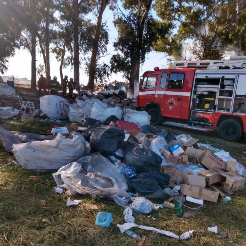 Salida de Bomberos: Incendio de Chatarras y cartones