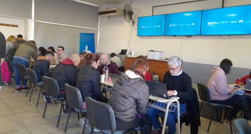 Sigue siendo masiva la concurrencia al CRUB para inscribirse, actualizar el RUIPABI y anotarse en el programa Lotes con Servicios