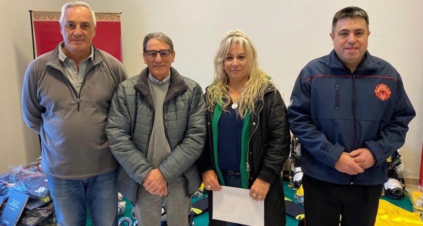 Bomberos Voluntarios informó una inversión de 50 millones de pesos en equipamiento para el Cuerpo Activo, y sus nuevos integrantes