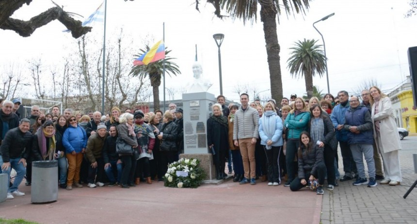 El Partido Justicialista de Bolívar, rindió homenaje a Eva Duarte de Perón, al cumplirse 73 años de su fallecimiento
