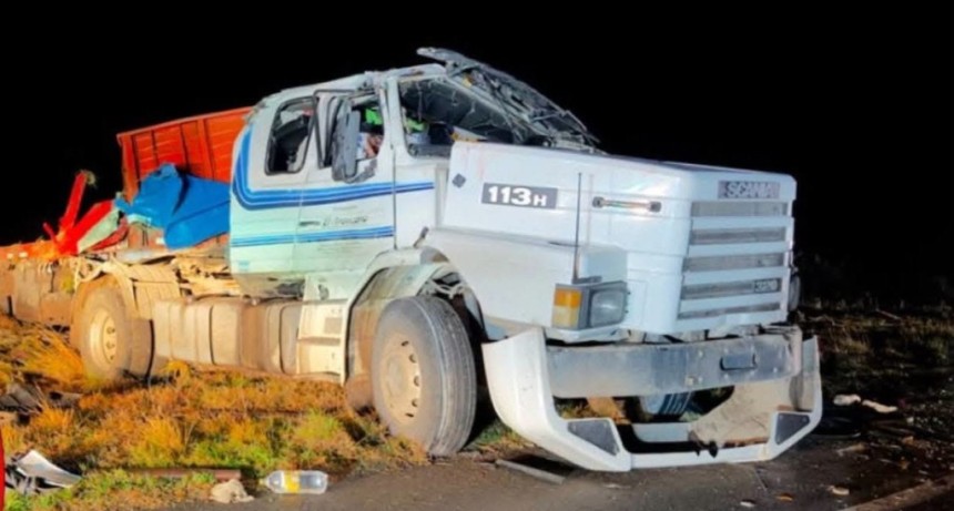 Vuelco de un cami&oacute;n sobre la Ruta Provincial 65