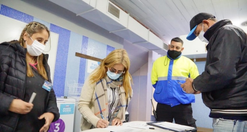 Bol&iacute;var recibi&oacute; hoy 700 segundas dosis de Astraz&eacute;neca como parte de la combinaci&oacute;n de vacunas