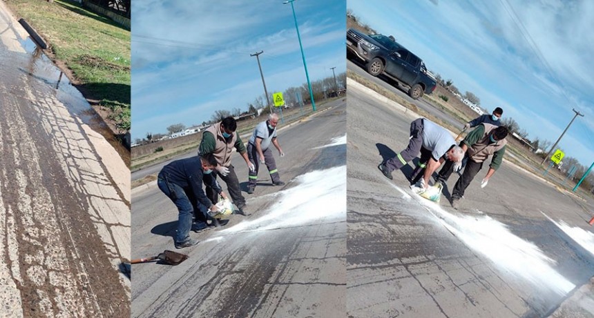 Agentes de Defensa Civil trabajaron en la limpieza de la cinta asf&aacute;ltica en avenida Mariano Unzu&eacute;