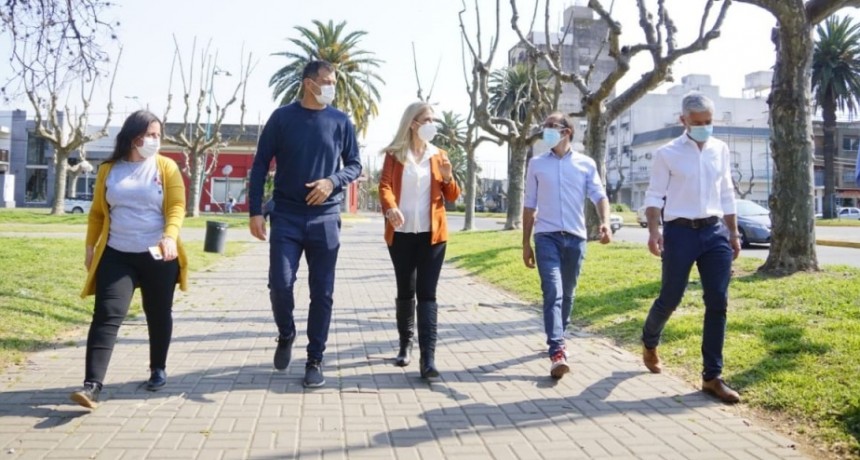 Ver&oacute;nica Magario: "Bol&iacute;var es la ciudad con mayor porcentaje de vacunaci&oacute;n que he recorrido"