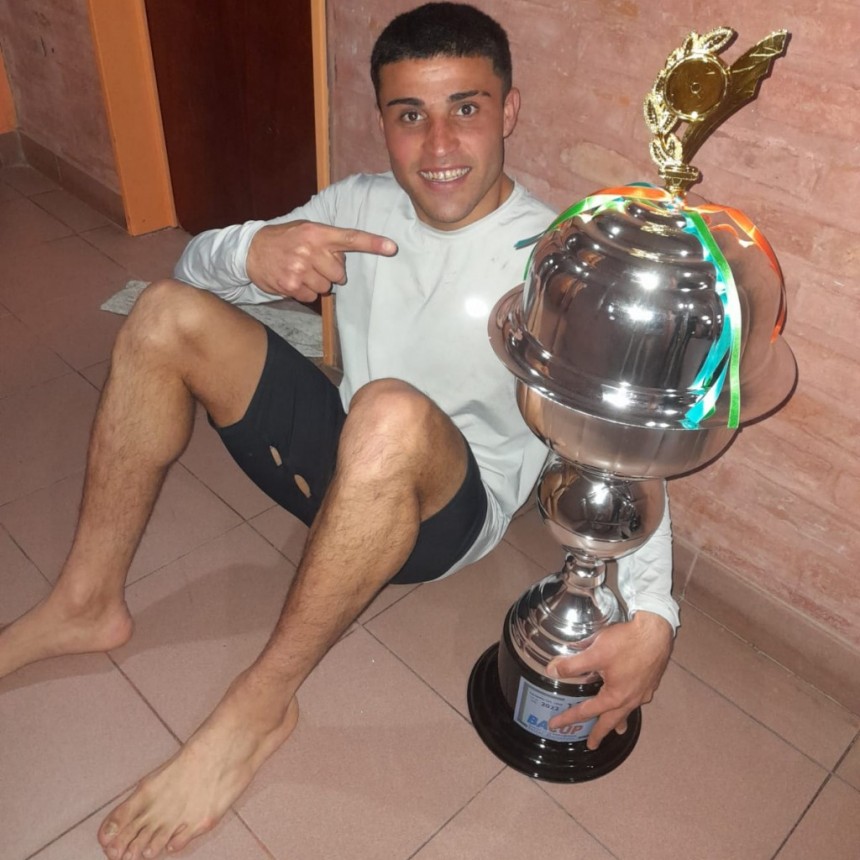 Enzo Stampone se consagr&oacute; campe&oacute;n con &ldquo;Los Halcones&rdquo; 