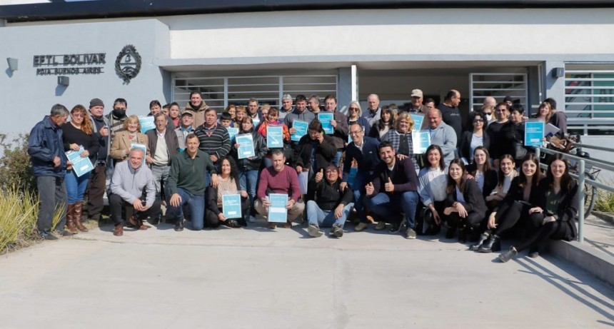 Pisano y Bucca encabezaron un acto de entrega de 50 Títulos de Propiedad