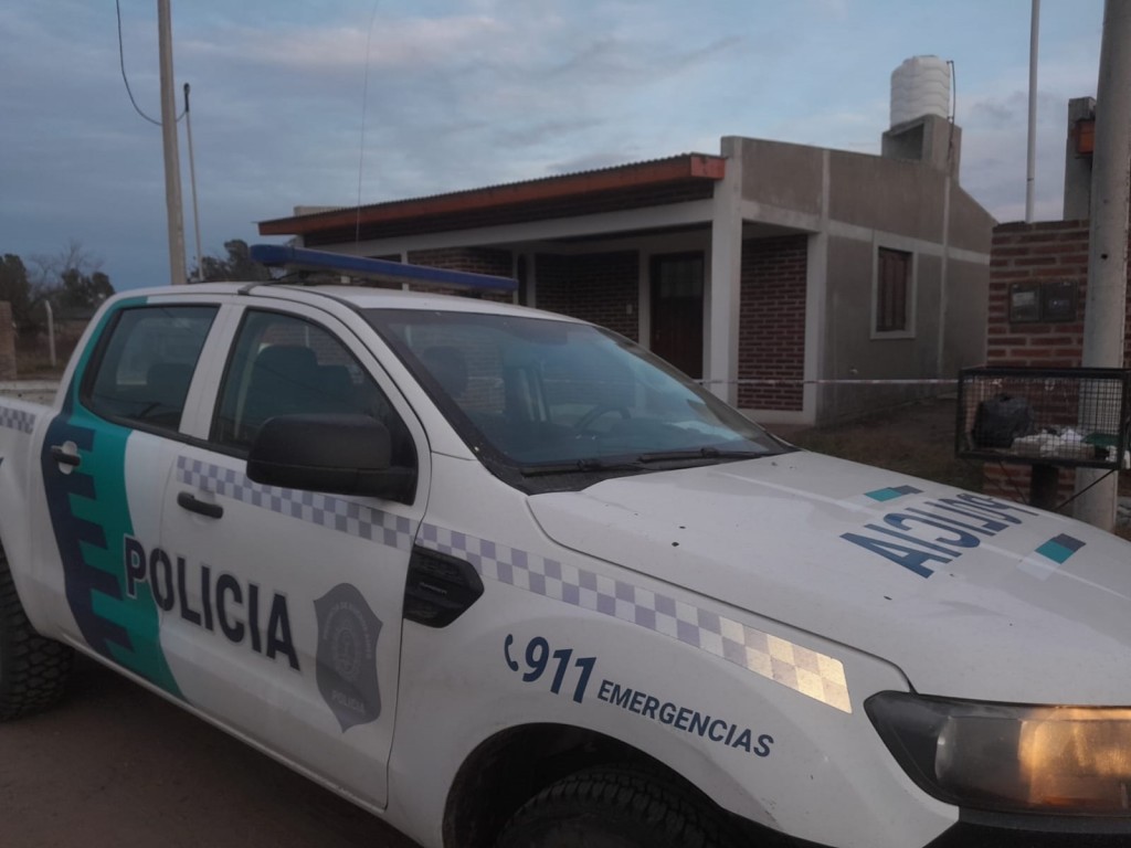 Una mujer que pertenece a la Policía Bonaerense fue asesinada mediante el ataque con arma blanca en una vivienda de Barrio Parque