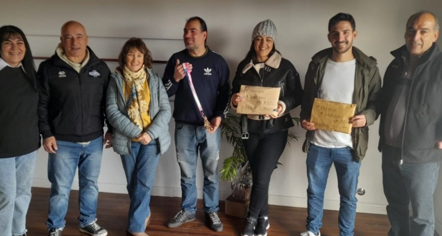 Club Estudiantes entregó los premios de su rifa anual, una casa y cuatro millones y medio de pesos