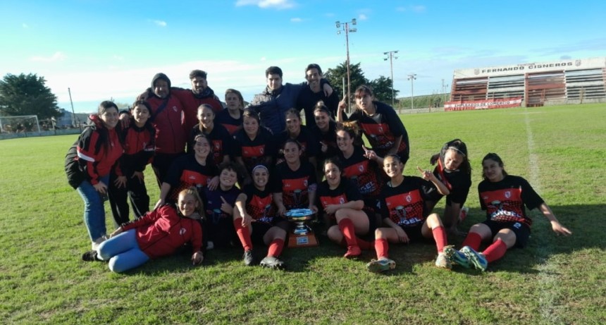 Las chicas de Casariego se consagraron campeonas de la Copa Centenario 