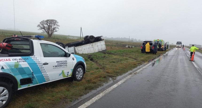 Volc&oacute; un cami&oacute;n en ruta nacional 226