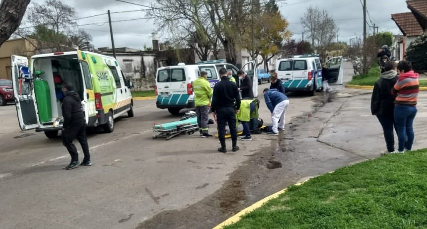 Un motociclista fue trasladado al hospital tras una colisi&oacute;n con una ambulancia