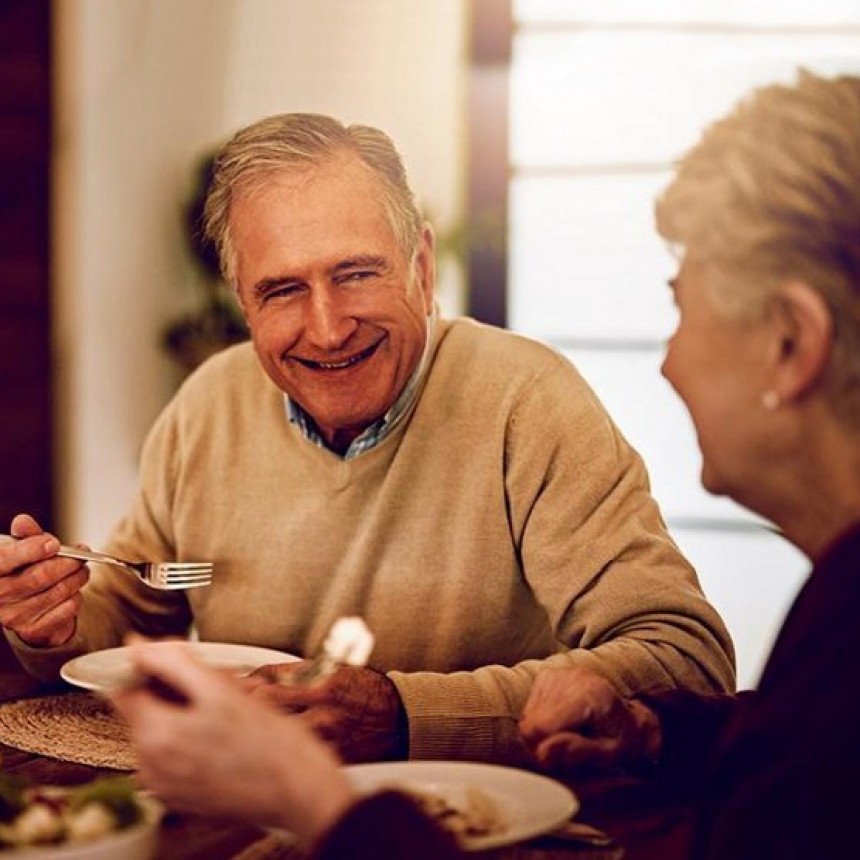 Informe: La carne de pollo presenta grandes ventajas nutricionales a personas mayores