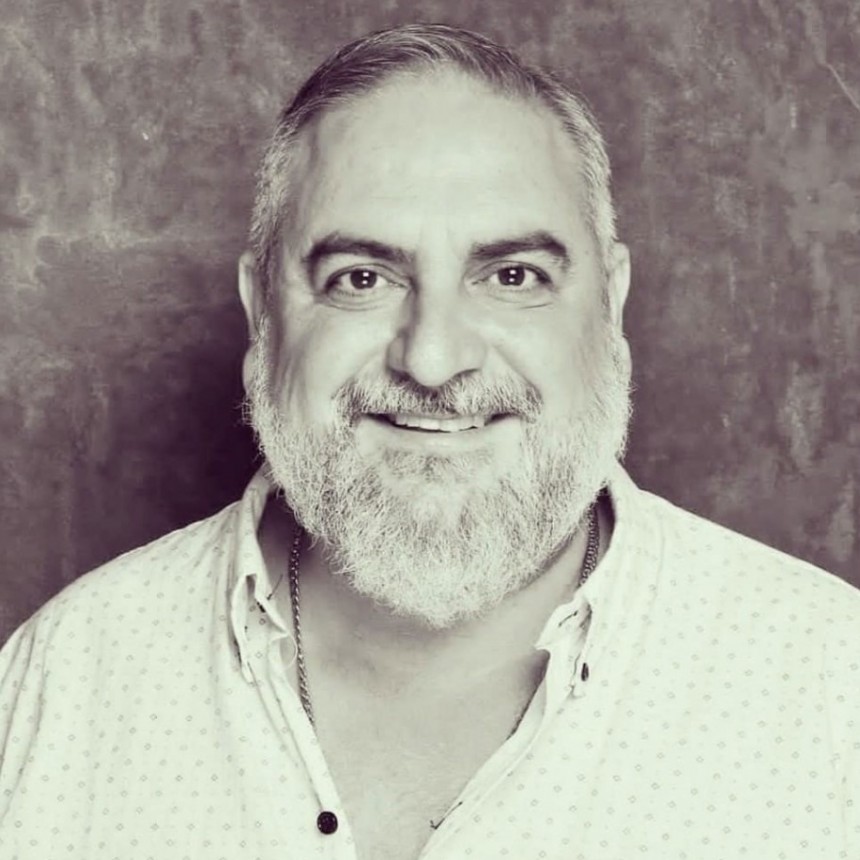 Mauricio Castro Parodi; &lsquo;No nos relajemos todav&iacute;a, la pandemia no termino&rsquo;
