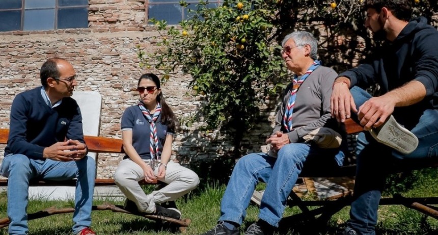 D&iacute;a del Scout: El intendente Pisano visit&oacute; al Grupo Scout San Carlos