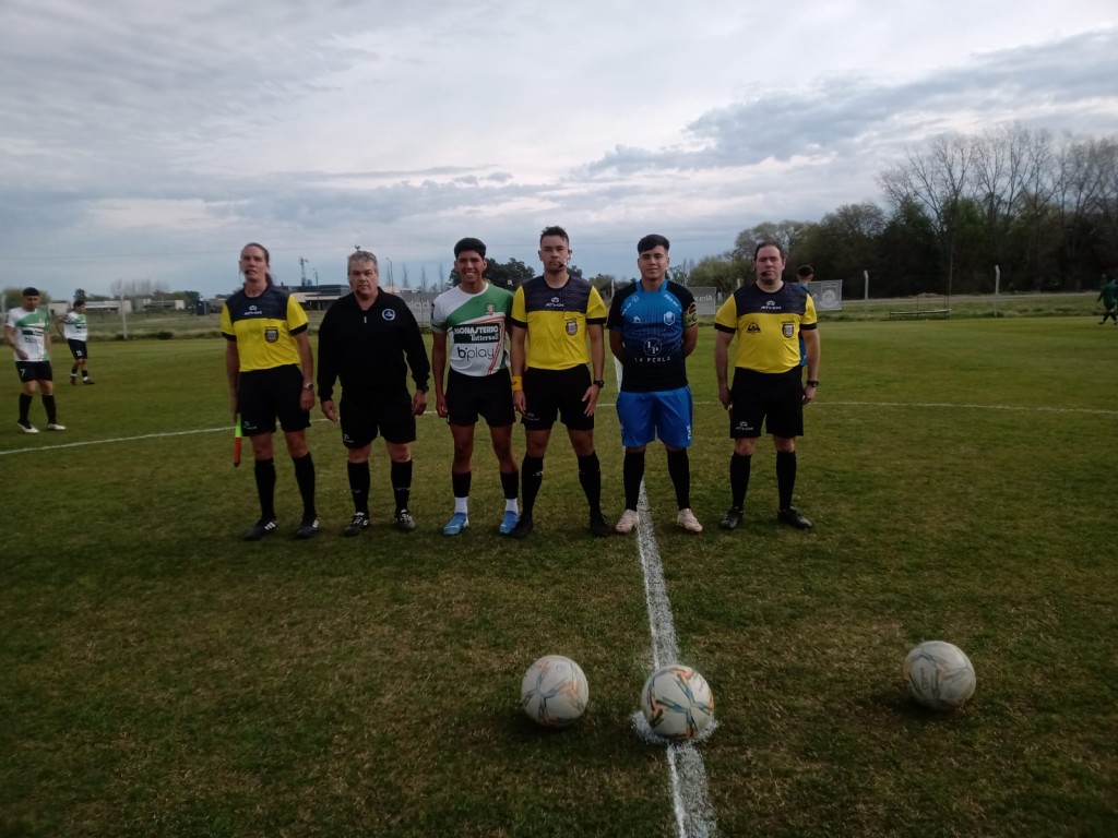Club Ciudad de Bolívar y Bancario de Daireaux, no se sacaron diferencia en el inicio de la segunda ronda, los goles en el primer tiempo 