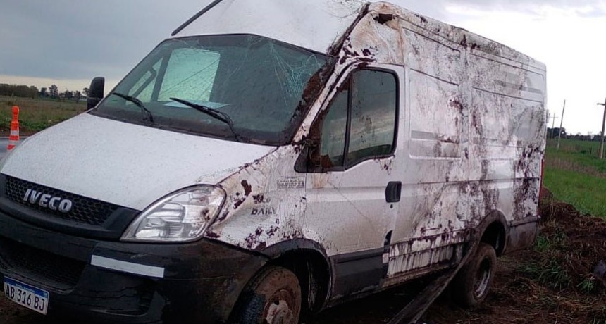 Ruta 65: Volcó un utilitario a la altura de La Esperanza