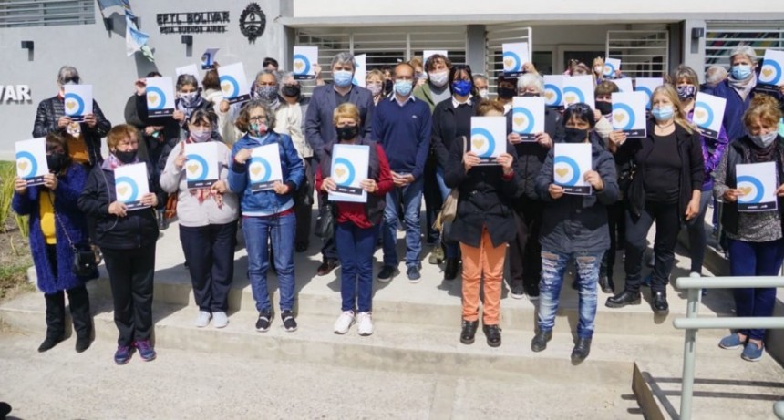 Pisano particip&oacute; de un encuentro con las 45 primeras jubiladas de tareas del cuidado de Bol&iacute;var