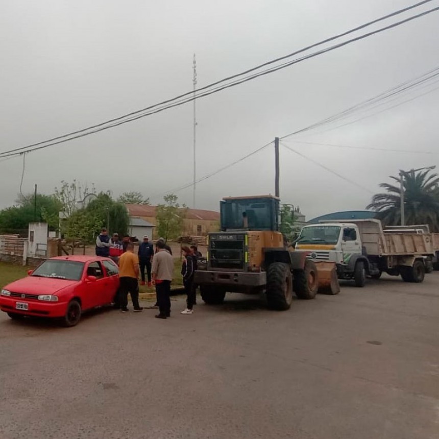 Solo daños materiales tras la colisión de un camión y un vehículo