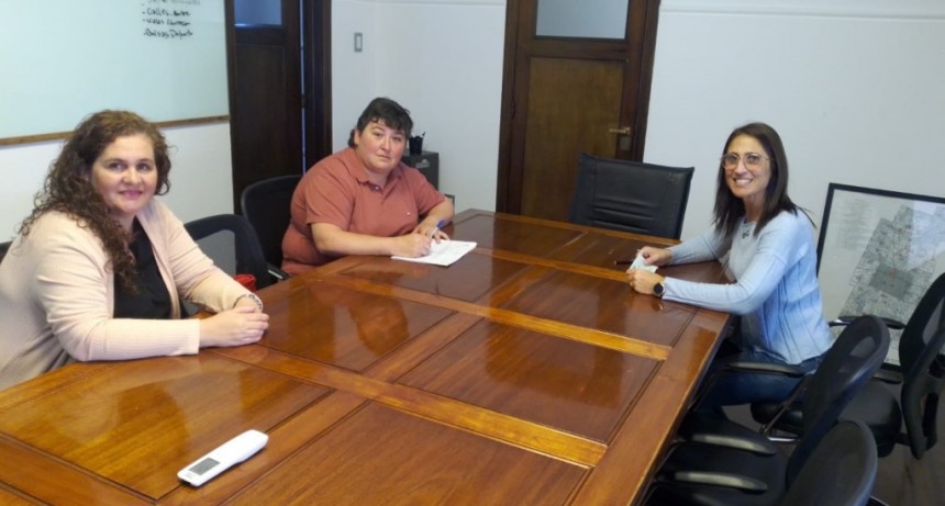 El Municipio entregó un aporte a la Escuela Primaria n°15 de Hale