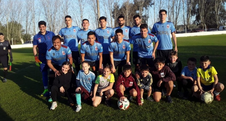 Balonpié goleó a Bancario en el arranque del Reducido
