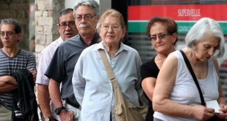 Jubilaciones: ratifican la eliminación de la moratoria previsional y no habrá aumentos del bono en 2025