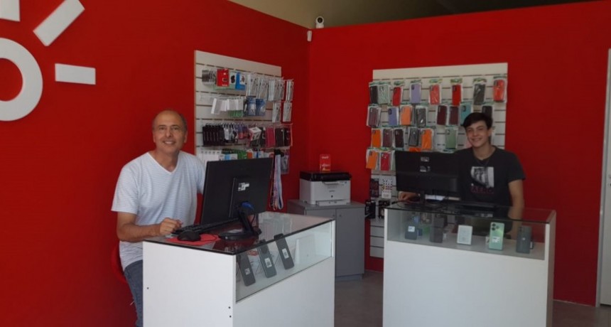 Bolívar tiene una Agencia Oficial Claro y visitamos el local con FM 10