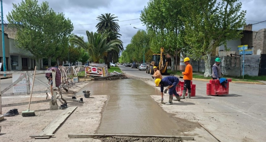 Obas P&uacute;blicas: repararon el asfalto en la intersecci&oacute;n avenida San Mart&iacute;n con Rodr&iacute;guez Pe&ntilde;a y Saavedra, tras la obra de MIAVASA