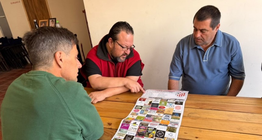 El Municipio entreg&oacute; un aporte al Club Empleados de Comercio, para organizar un Torneo Nacional de Bochas