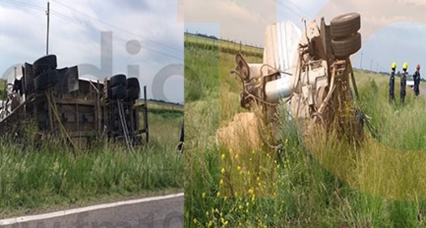 Un cami&oacute;n debi&oacute; evitar una colisi&oacute;n ante una maniobra de un automovilista y termin&oacute; volcando el acoplado