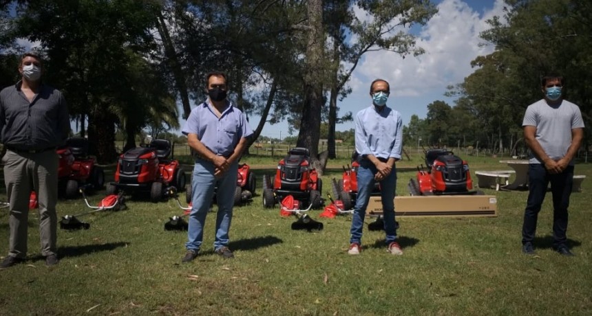 Presentaron nuevo equipamiento para las localidades, Hale, Urdampilleta y Pirovano