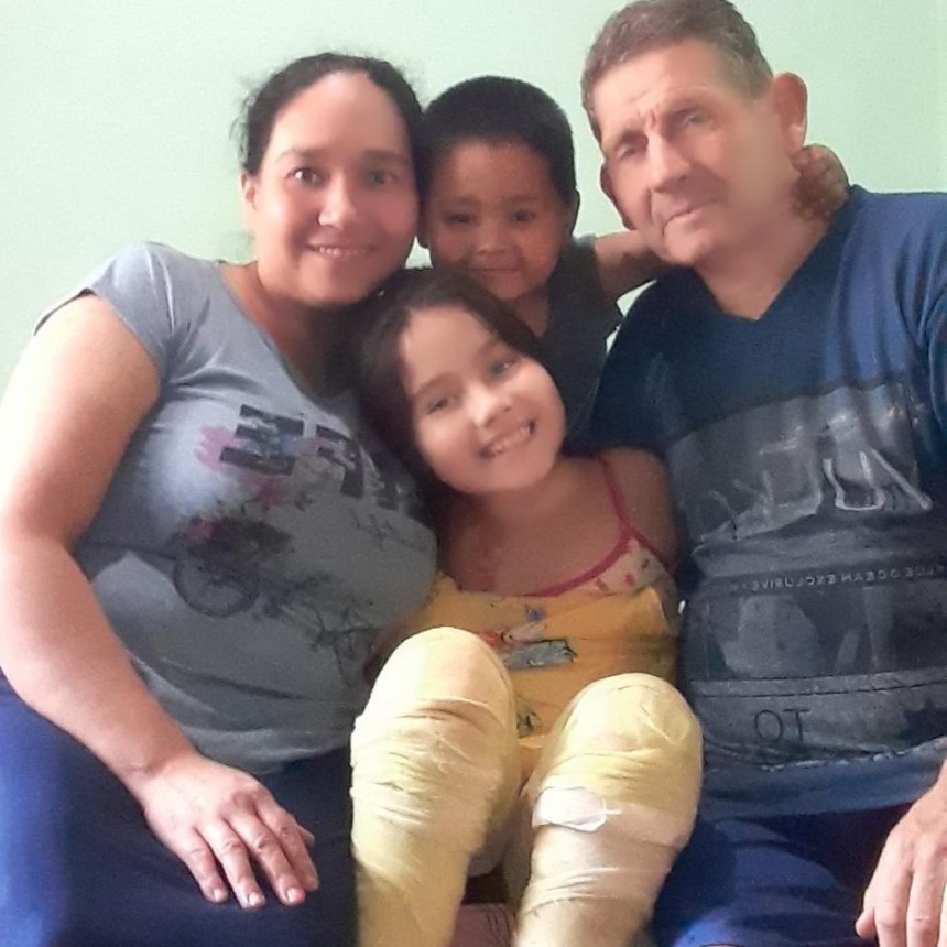 Dalma Pachame ya disfruta de su familia, se est&aacute; recuperando favorablemente en su casa